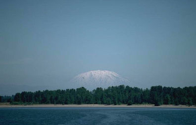 الصورة كوسيلة اضاح – المربي غسان صادر