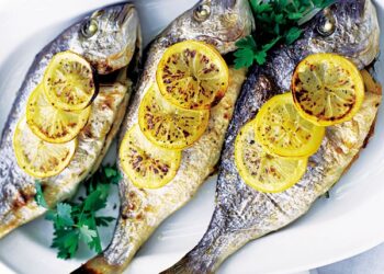 سمك محشي في الفرن