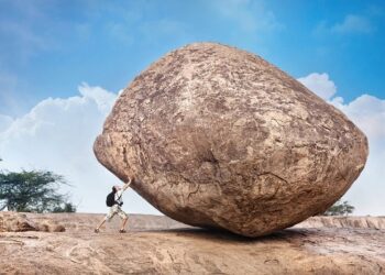 صخره لا تتحرك -قصة وعبرة-