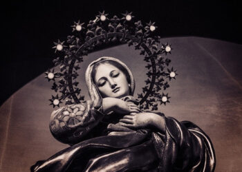 صلاة للسيدة العذراء مريم