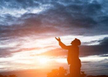 صلاة لالتماس الفضائل – مُقتبسة عن صلاةٍ للقِدّيسِ توما الأَكْوينيّ