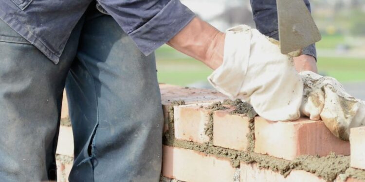 بركة الحجر الأول الذي يوضع في أساس البنيان