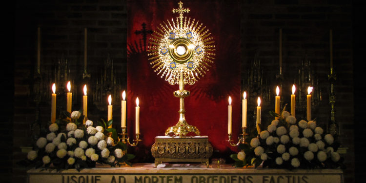 ثلاث عشرة زيارة إلى يسوع في القربان المقدس – جنود مريم