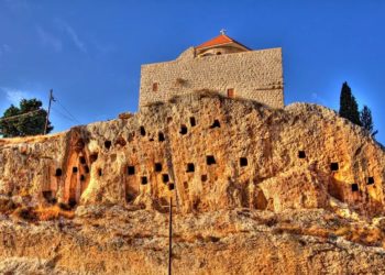 شير و كنيسة مار يوحنّا المعمدان القديمة في بلدة أميون – كنائس لبنان