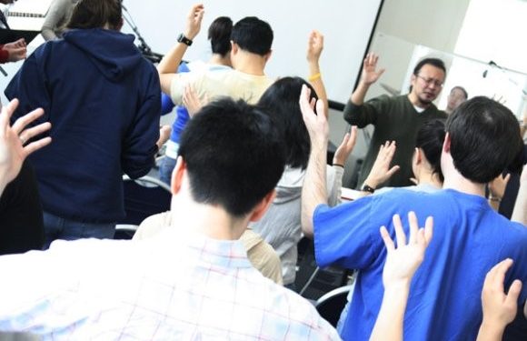 المُتَجدِّدون .. أُجَراء مُقايضون