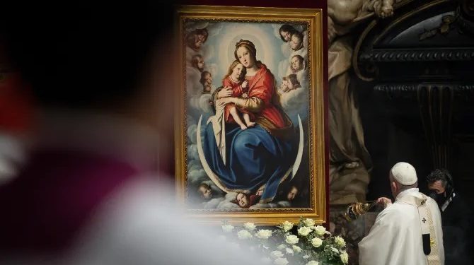 هل تعلم ما هو الشهر المريمي؟