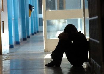 الصبر والاحتمال في خبرة التعرّض للتنمّر والسخريّة