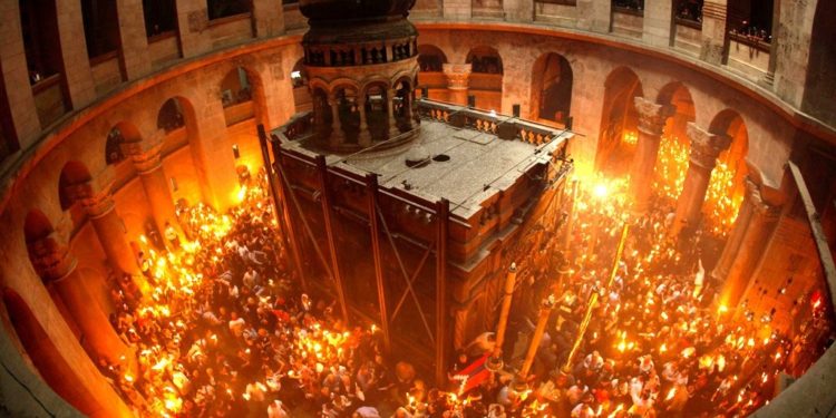 دراسة حول نور القبر المقدّس – الأب سمعان سمعان