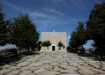 محبسة مار بطرس وبولس (محبسة القديس شربل العجائبية) – عنايا – كنائس لبنان