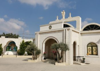 كنيسة ومزار سيدة الجبل (الأردن) – كنائس متفرقة