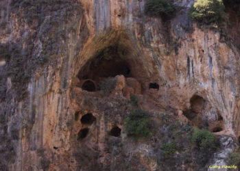 دير الصليب ومحابس مار بسكوان ومار سلوان (وادي حولات حدشيت) – كنائس لبنان