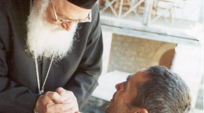 عيدُ الأب مُناسَبَةٌ رائِعَةٌ لِنُحيي آبائِنَا الجَسَدِيّينَ والرُّوحِيِّينَ (21 حزيران) – الأب أثناسيوس شهوان