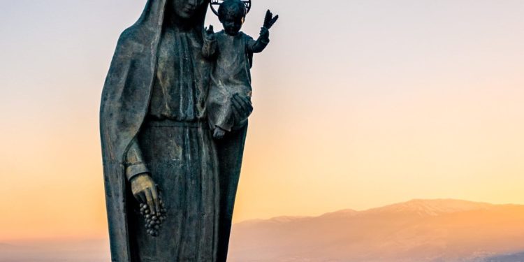 “سيدة زحلة والبقاع” التي ترتفع على أعلى برج في لبنان – كنائس لبنان