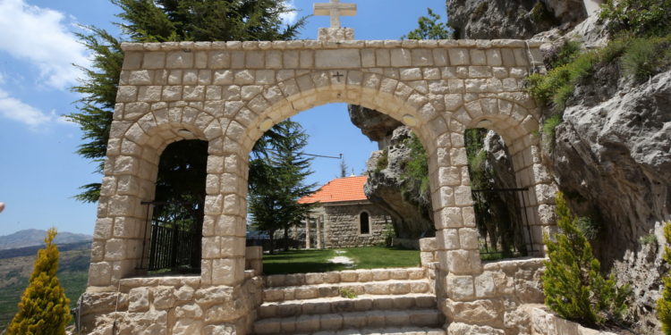 كنيسة مار سمعان العاموديّ – العاقورة – كنائس لبنان