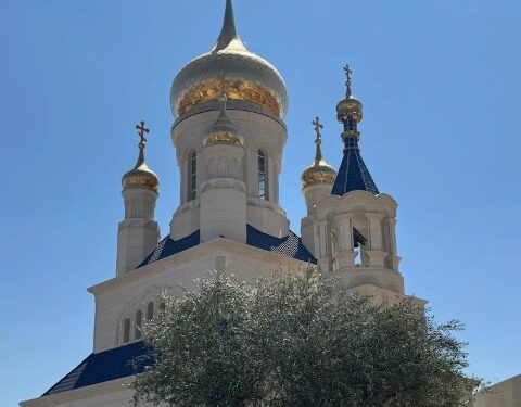 الأولى من نوعها في لبنان “كنيسة سيدة الفرح غير المنتظر – زحلة” وفق الطراز الروسي الأرثوذكسي – كنائس لبنان