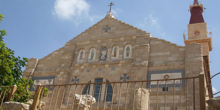 كَنِيسة ومَزَارُ قَطْعُ رأْس يوحنا المعمدان (دير اللاتين)، مَأْدَبا، الْأُرْدُنّ – قلعة مكاور “قلعة المشنقة”- كنائس متفرقة