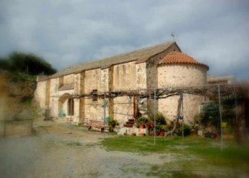 دير القديسة تقلا في قبرص – كنائس متفرقة