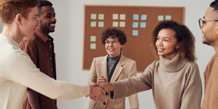 في عملك مهما كان يمكنك أن تصبح مقدسًا