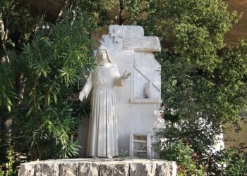 كيف كانت القديسة رفقا تحيا آلامها؟