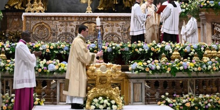 البابا فرنسيس: لنفسح المجال لنور القائم من بين الأموات وسنصبح بُناة رجاء للعالم