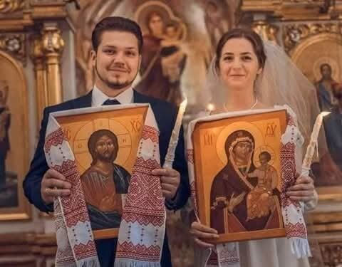 هل يجوز عمل حفلات بعد الزواج فيها خمر ومُسكر ورقص غير لائق وراقصات؟