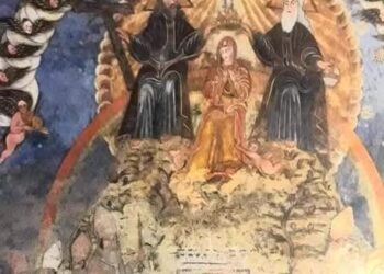 لوحة جدرانية لتتويج مريم سلطانة السموات والأرض