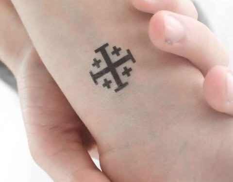 تاريخ وشم علامة الصليب